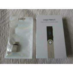 Ledger Nano S + Less is More USB Adapter Nieuw & Geseald