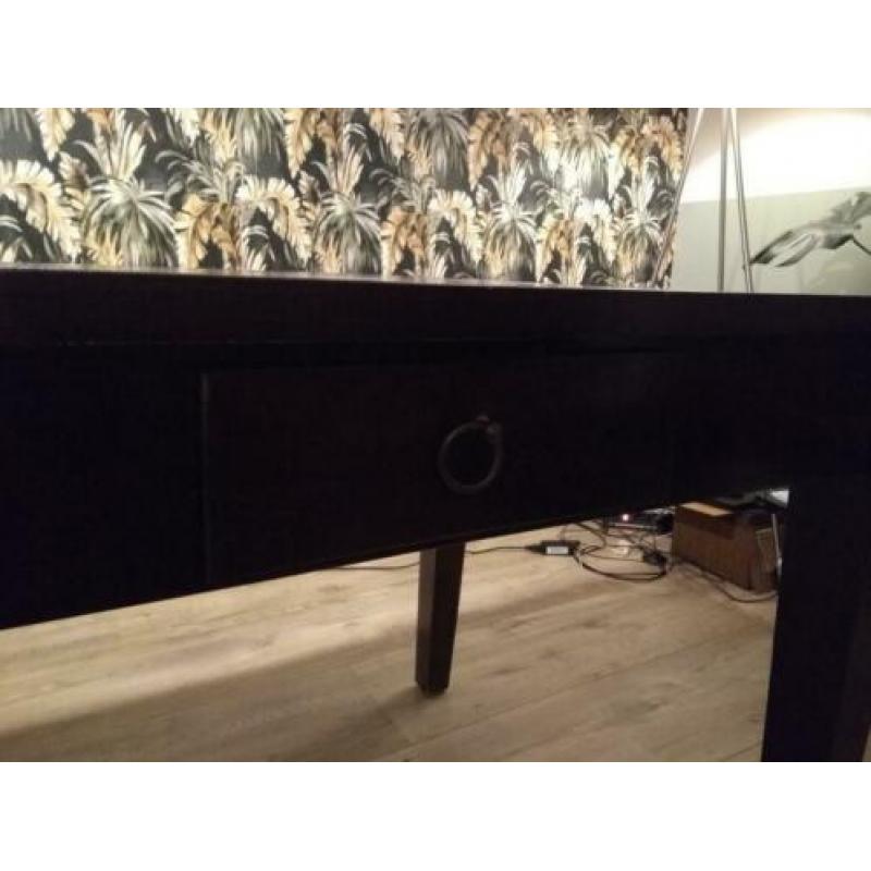 Eettafel koloniaal