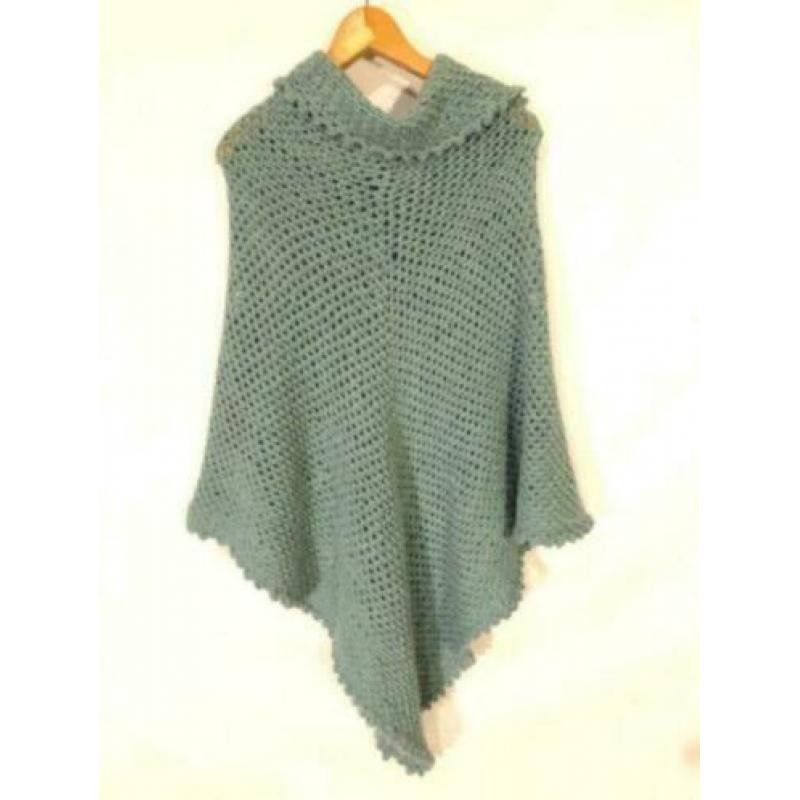 WS5 Vintage Poncho Punt Lichtblauw Pastel Gehaakt Kraag