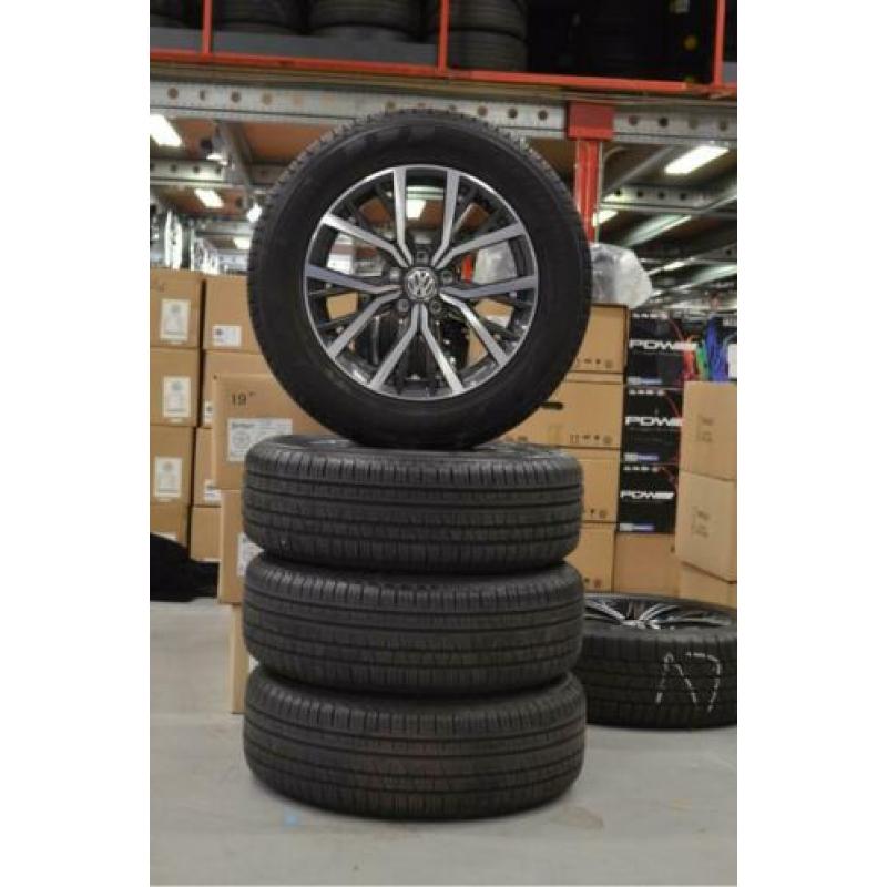 Gebr. set 17'' Vw Tiguan velgen met Pirelli all-season