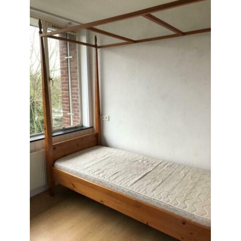 Prachtig 1 persoons hemelbed
