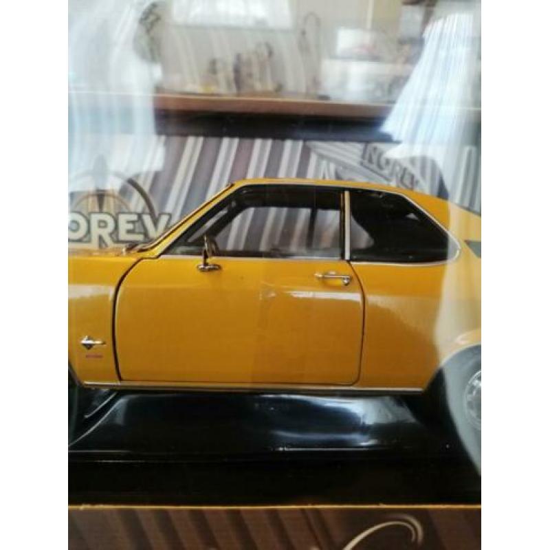 Opel manta A norev schaal 1/18