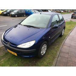 Peugeot 206 1.4 XT NW APK BJ 2001 !!!!