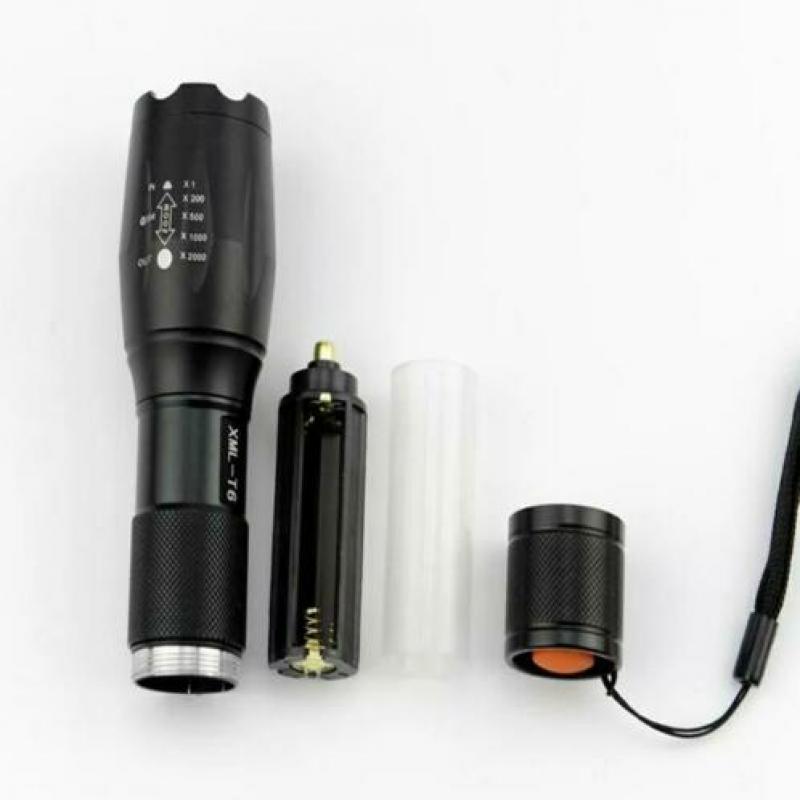 Te koop super felle led cree zaklamp 3800 lumen q250 nieuw