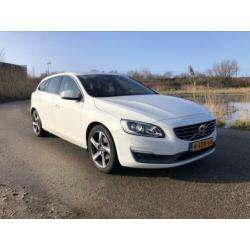 Volvo V60 D4 181 pk, 2014, wit