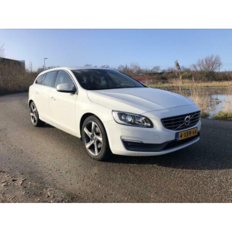 Volvo V60 D4 181 pk, 2014, wit