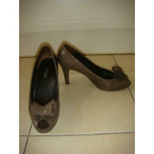 Paul Green lakleren peeptoe pumps bruin strik maat 39,5 ZGAN