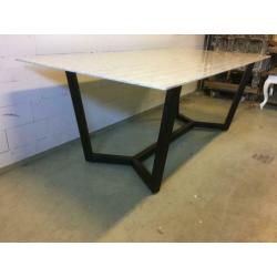 Nieuwe eettafel 2x1 glas gratis thuisbezorgd