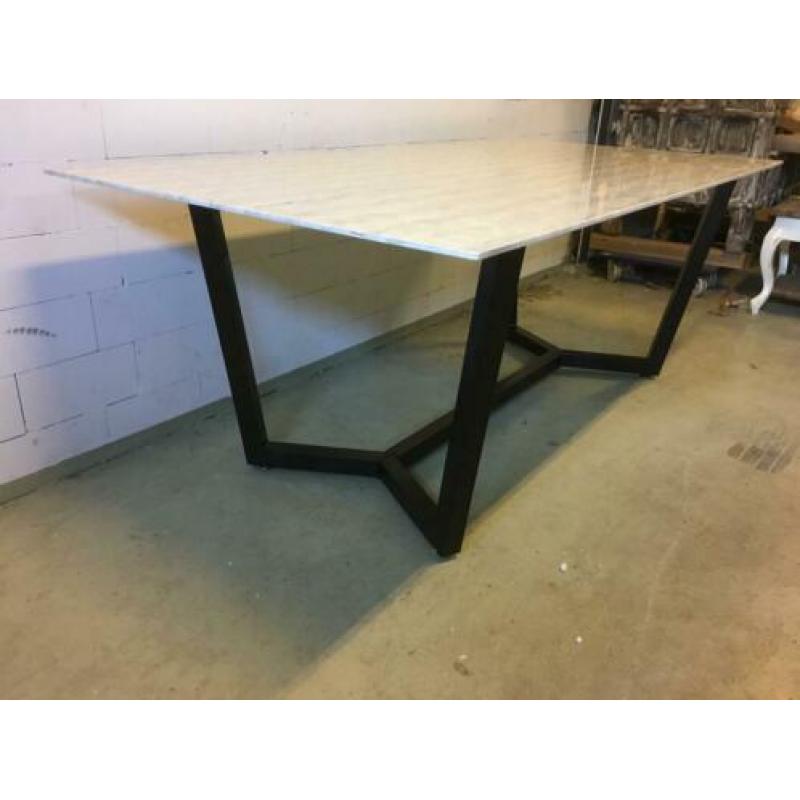 Nieuwe eettafel 2x1 glas gratis thuisbezorgd