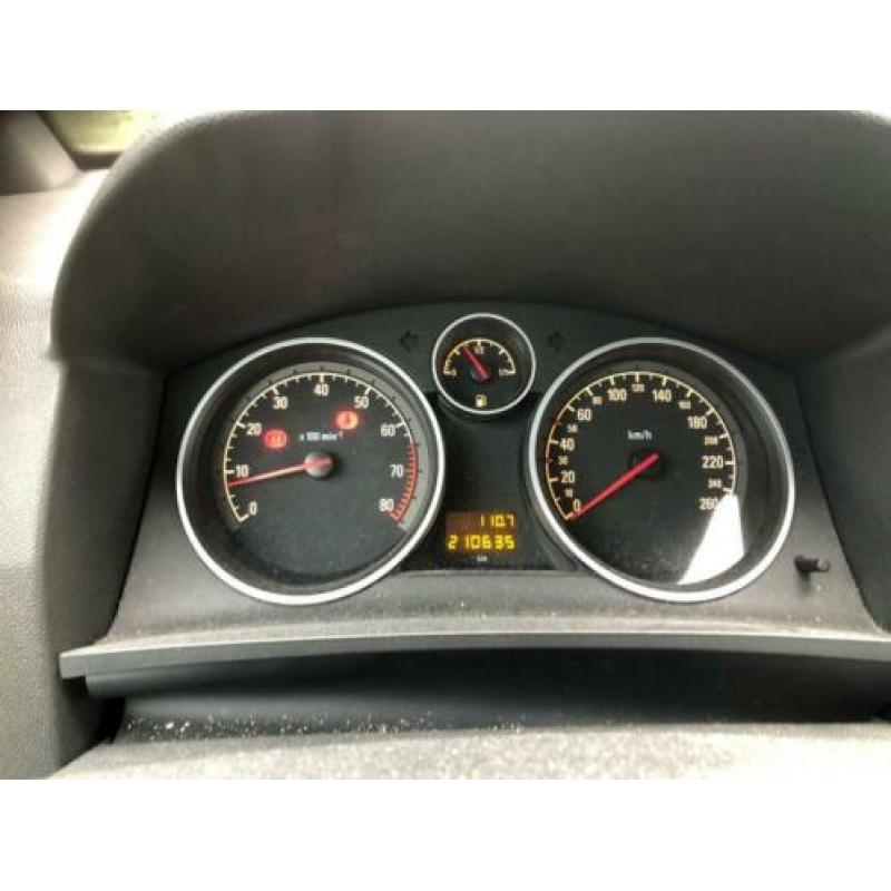Opel Zafira 1.6 16V 85KW 2010 Grijs
