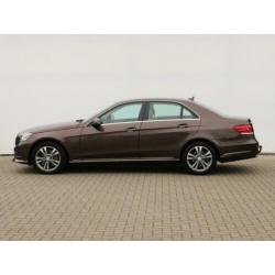 Mercedes-Benz E-Klasse 250 Avantgarde / NAVI / LEDER / PDC /