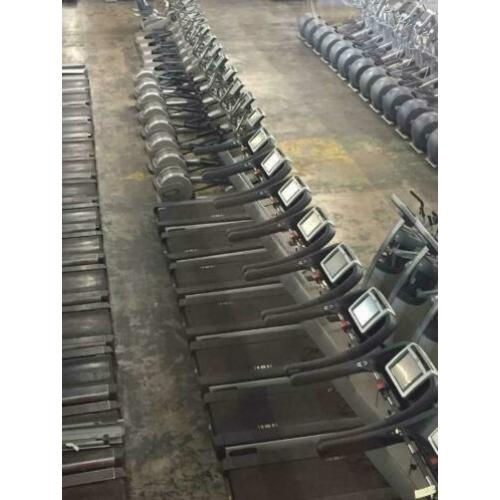 Technogym GROTE OPHEF crosstrainers loopbanden TECHNOGYM