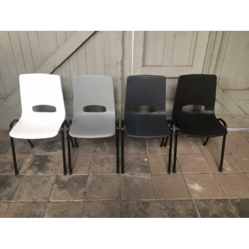 Nergens goedkoper: kuipstoelen stapelstoelen kantinestoelen