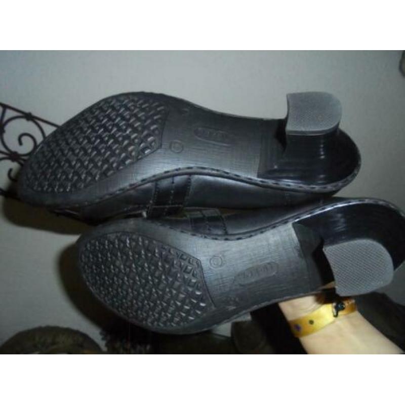 S6) zwart leren pumps rieker maat 40 als nieuw! Leer binnen