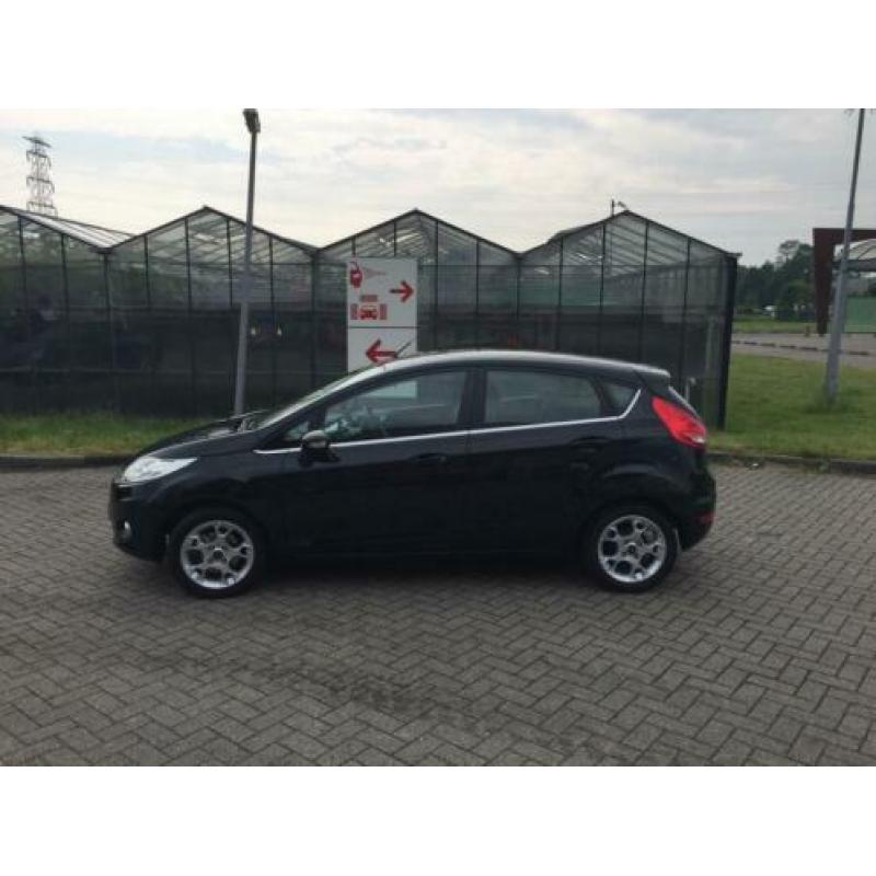 Ford Fiesta 1.25 60KW 5DR 2012 Zwart Titanium