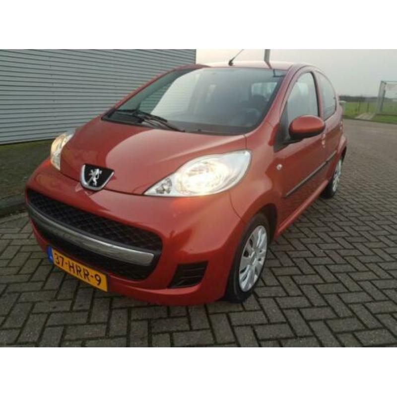 Peugeot 107 2009 5DR Airco oranje nieuwe apk 100 dkm NAP!!