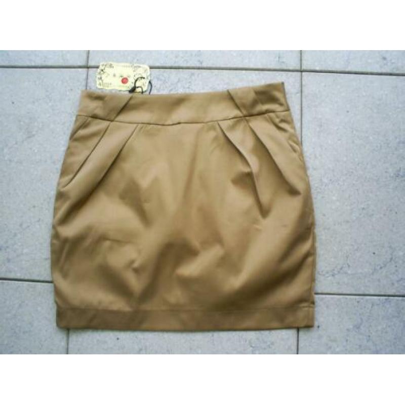 NIEUW !!! beige gevoerd kort rokje mt. 36