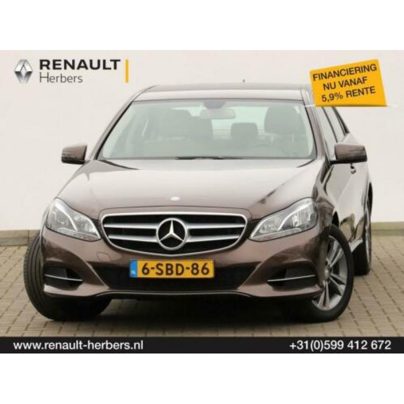Mercedes-Benz E-Klasse 250 Avantgarde / NAVI / LEDER / PDC /
