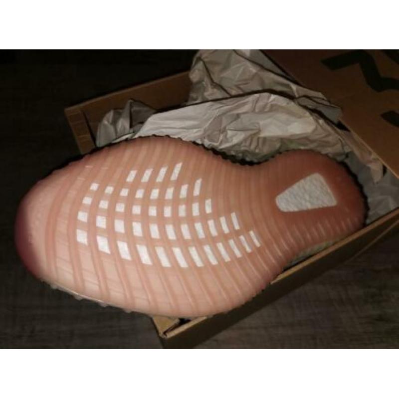 Yeezy Boost 350 V2 Citrin 46 / 11,5 US/ 11 UK NIUEW ONGEDRAG