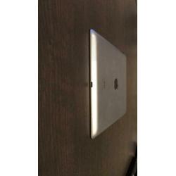 IPad 4 Retina display, met icloud lock