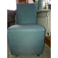 2 mooie eetkamer stoelen