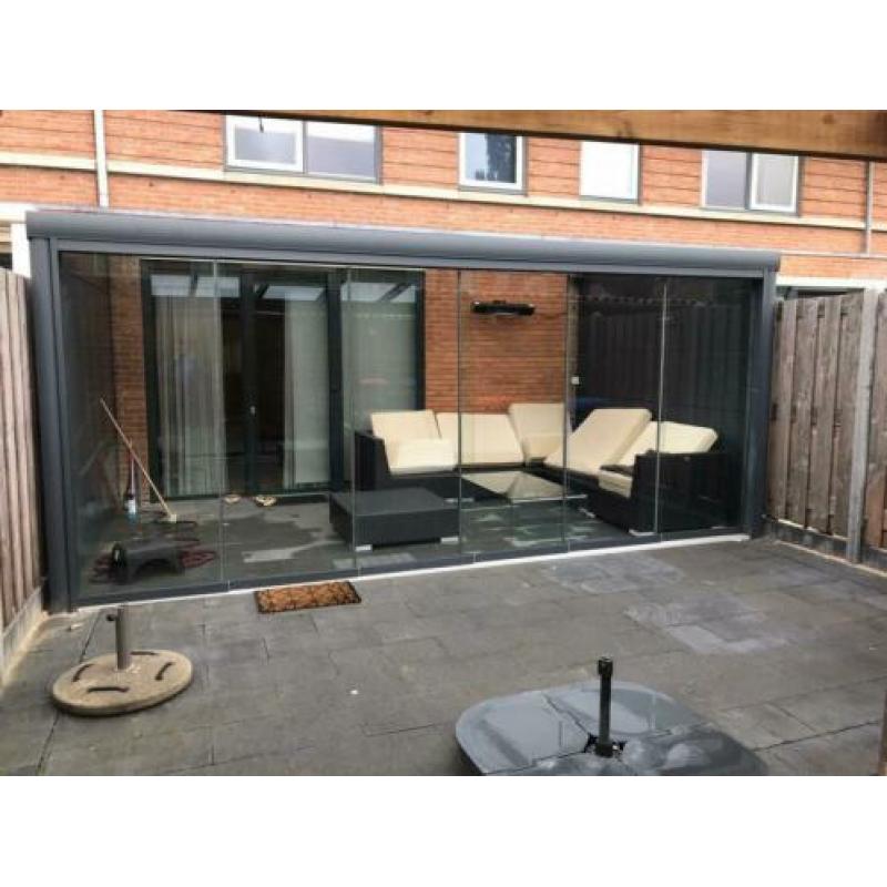 Glazen schuifwanden op maat gemaakt