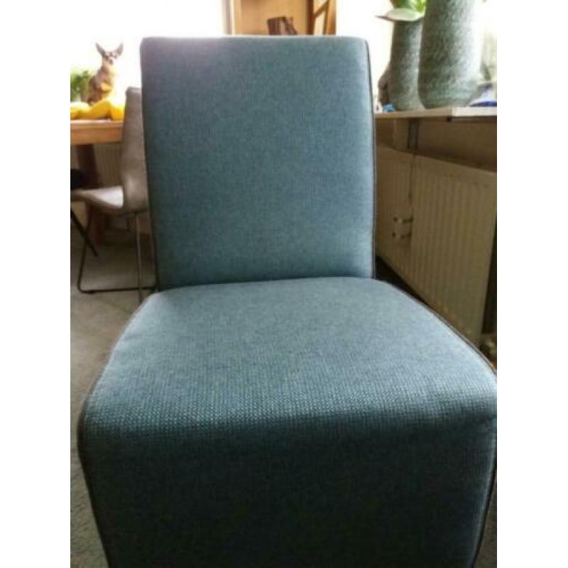 2 mooie eetkamer stoelen