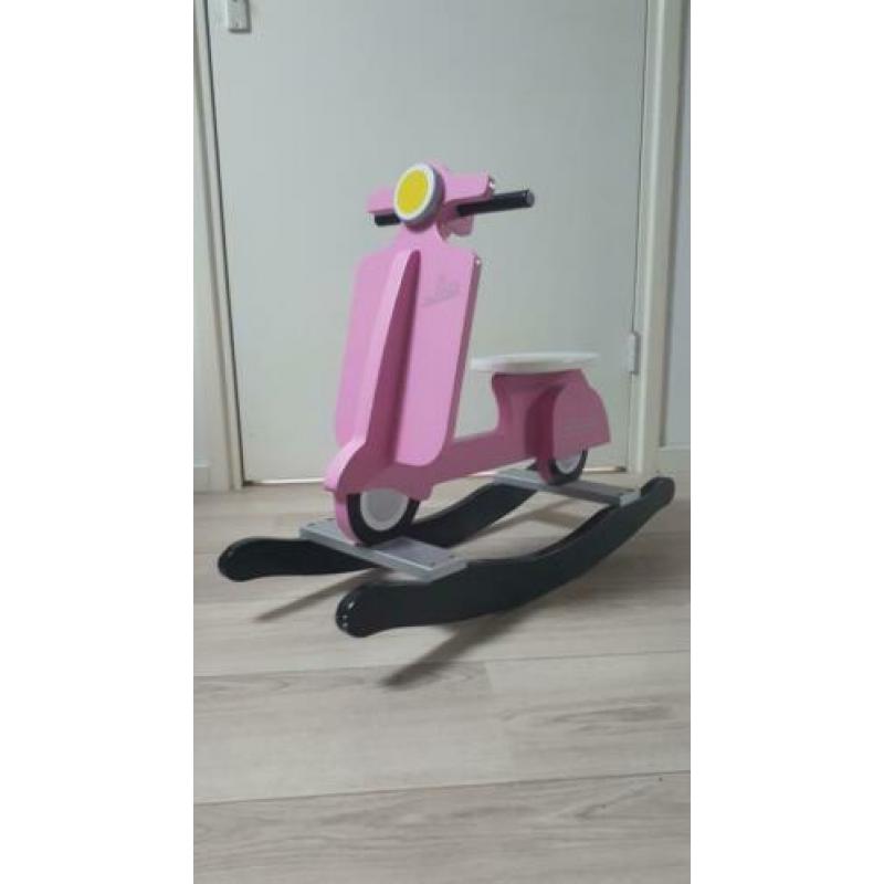 Hobbelscooter van het merk JIP.