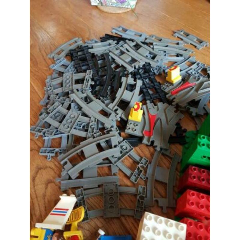 Duplo gewoon veel met treinbaan