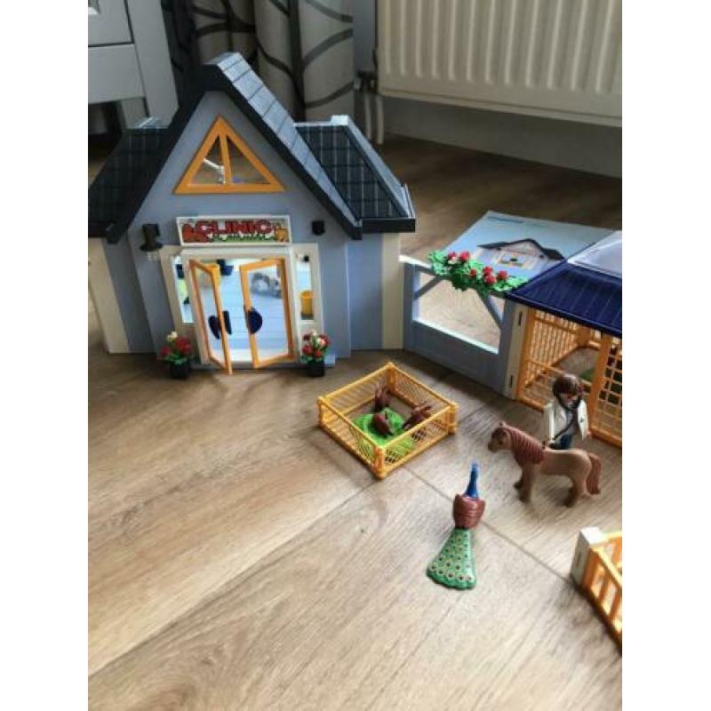 Playmobil dierenkliniek 4343 plus uitbreiding 4346