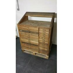 letterkast, kralenkast, drukkerskast, vintage, houten kast