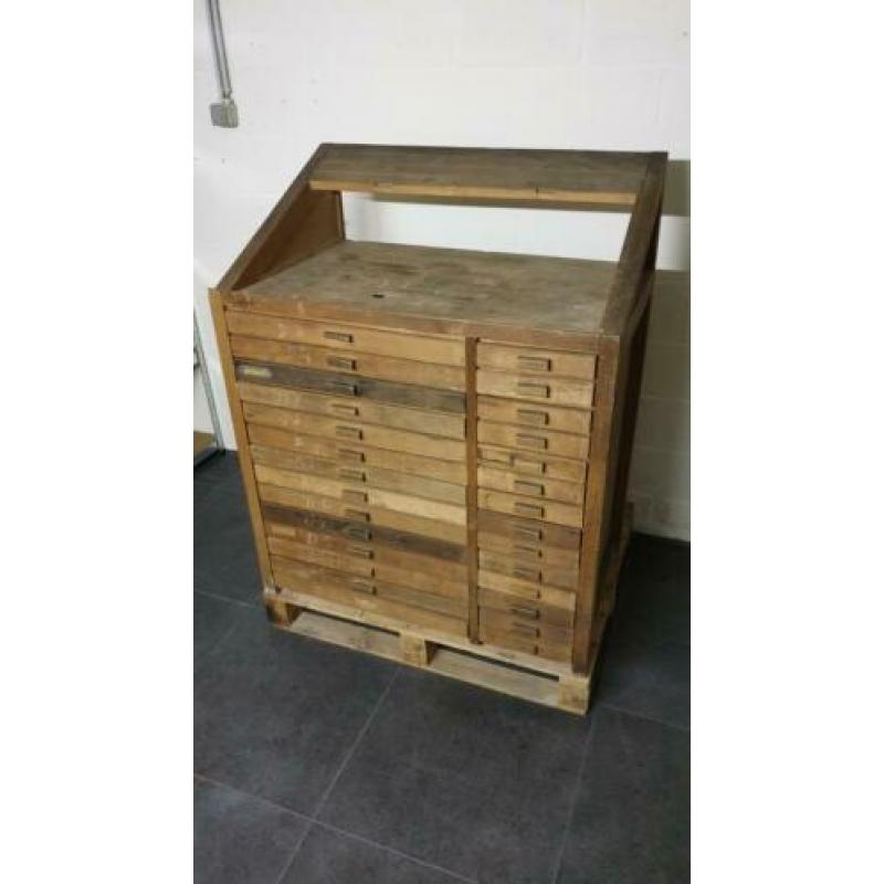 letterkast, kralenkast, drukkerskast, vintage, houten kast