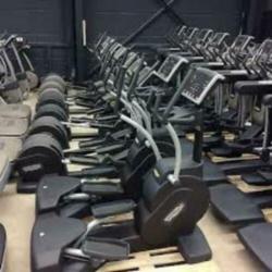 Technogym GROTE OPHEF crosstrainers loopbanden TECHNOGYM