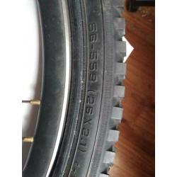 Voorwiel voor mtb 26 x 2. 1.merk CST met wiel van ugur