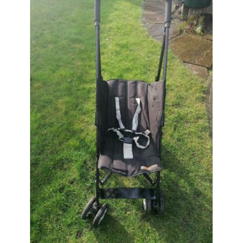 zwarte koelstra buggy