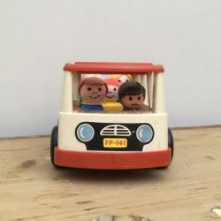Vintage Fisher Price bus met the little people
