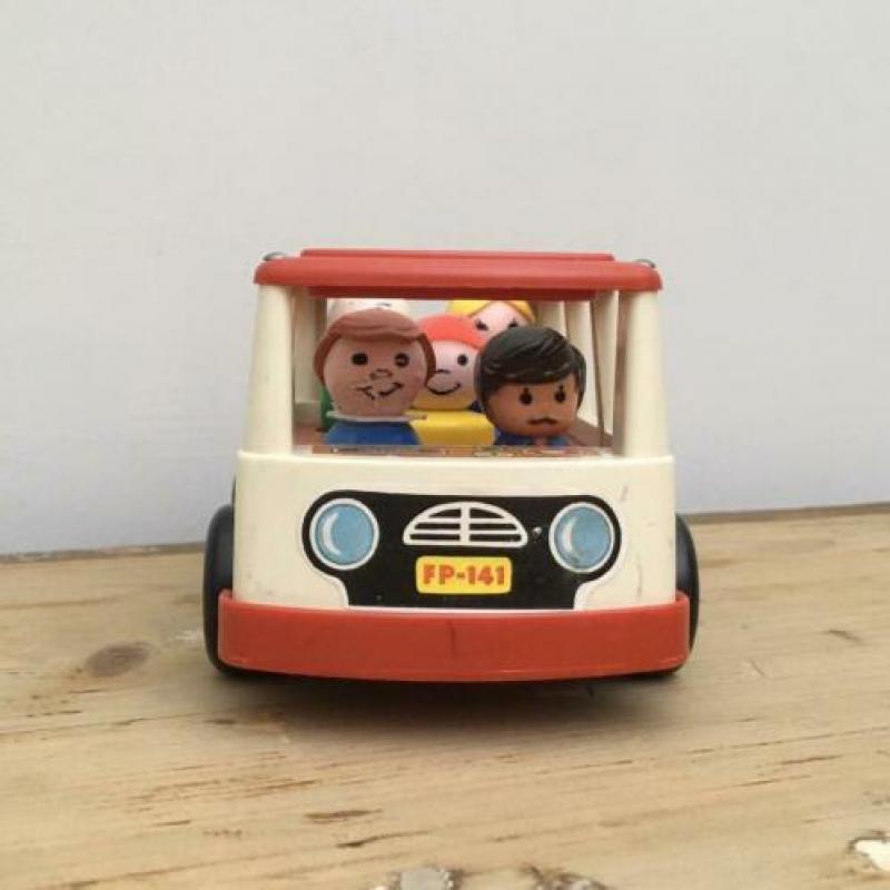 Vintage Fisher Price bus met the little people