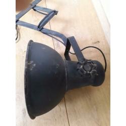 Oude lamp met schaar mechanisme