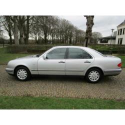Mercedes-Benz E-Klasse 240 Elegance Airco Cruisecontrol Schu
