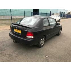 Hyundai Accent 1.3 I 3DR 2002 Zwart AIRCO elek.ram. 177dkm