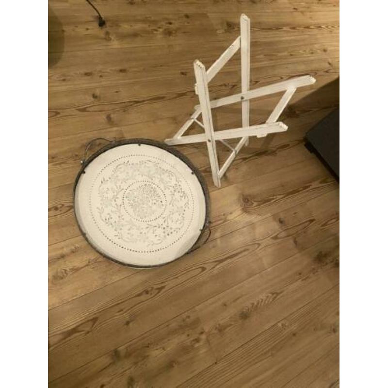 Arabische witte bijzet tafel