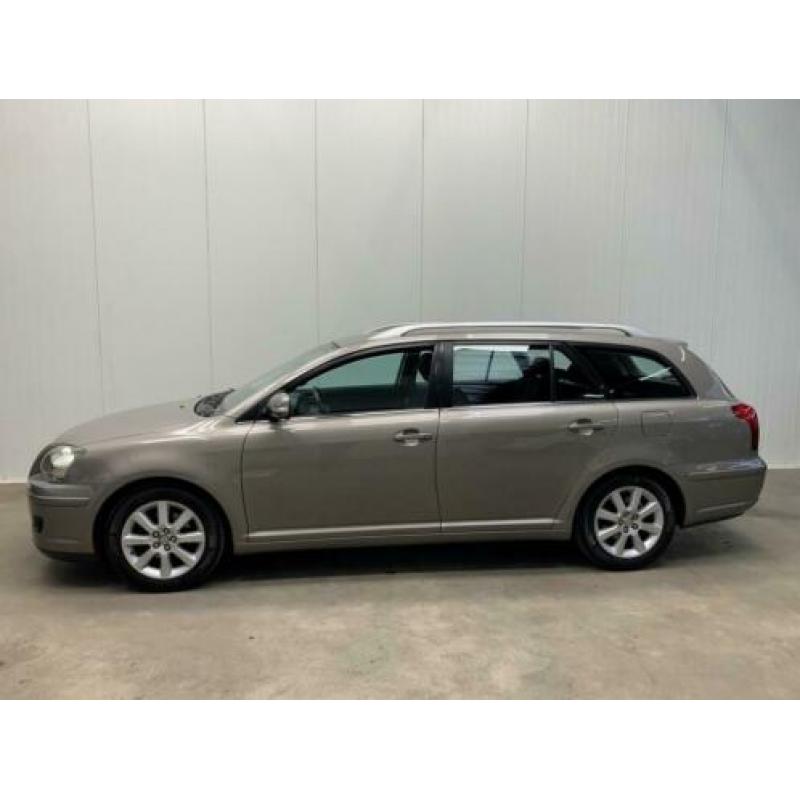 Toyota Avensis Wagon 1.8 VVTi Luna NAVI-AIRCO/ECC-LMV-TREKHA