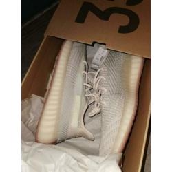 Yeezy Boost 350 V2 Citrin 46 / 11,5 US/ 11 UK NIUEW ONGEDRAG