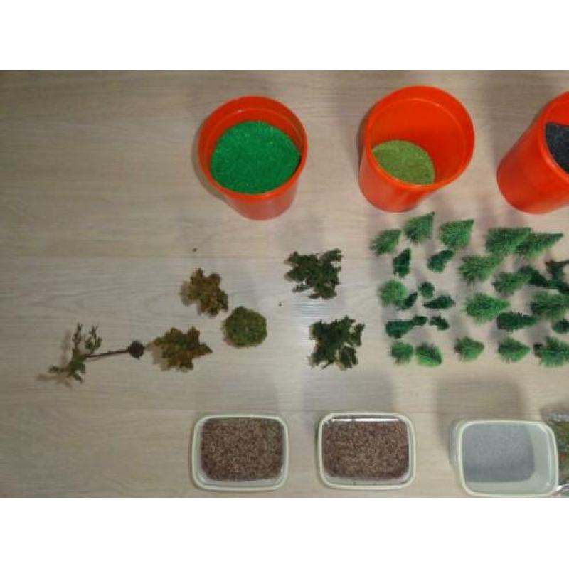 HO modelspoorbouw - bomen, grind, gras - schaal 1:87