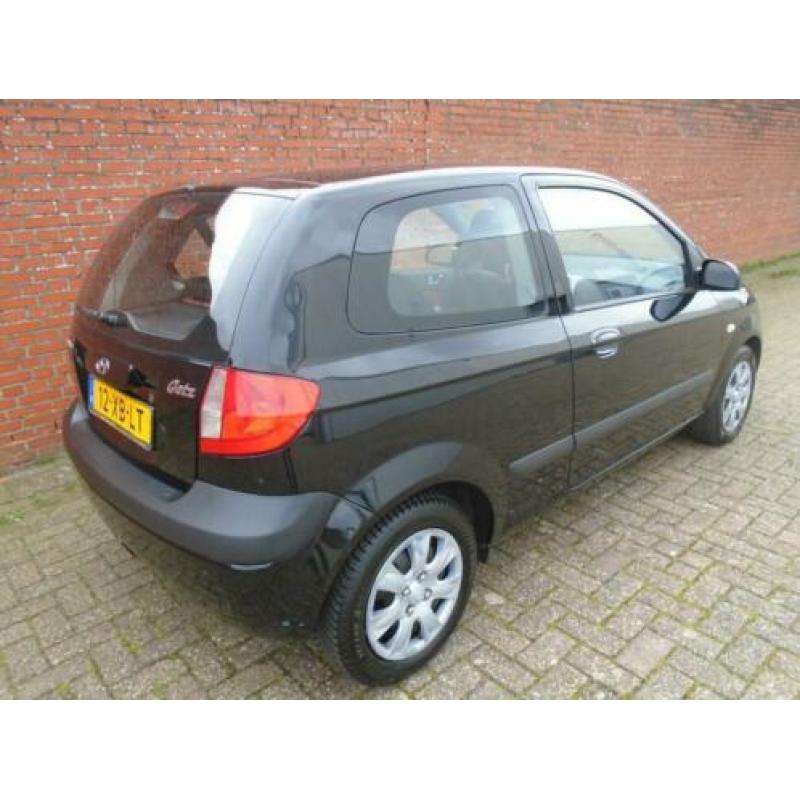 Hyundai GETZ 1.4I Active Airco El.ramen, CDV Nwe APK