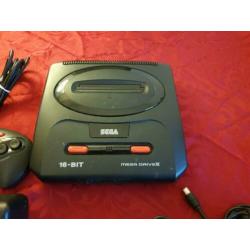 Sega megadrive 2 met 2 controllers