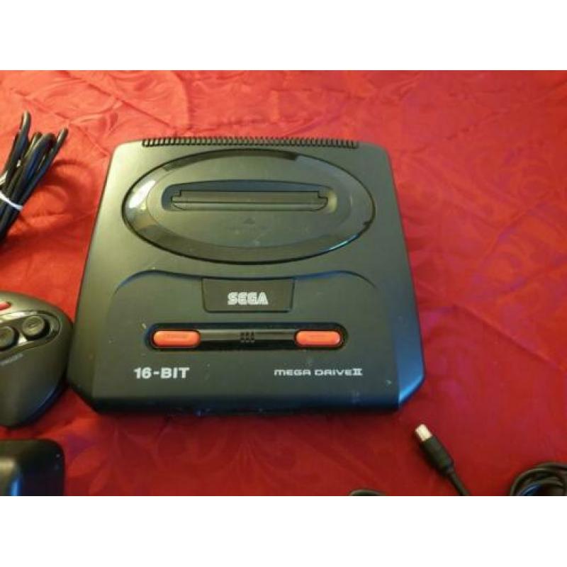 Sega megadrive 2 met 2 controllers