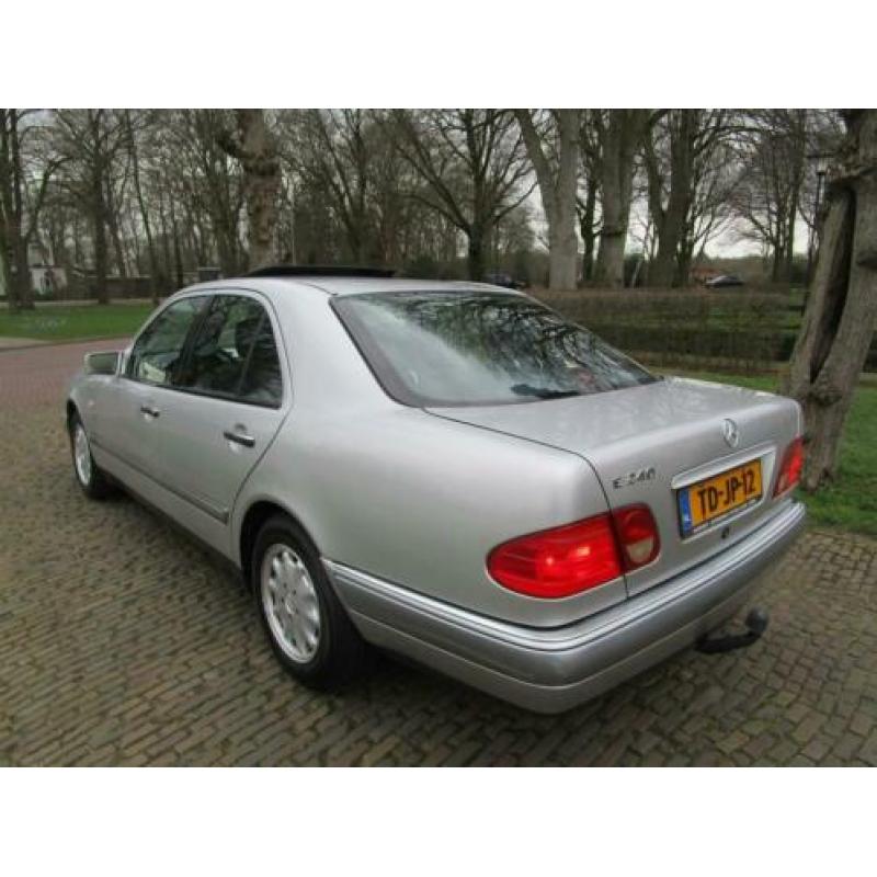 Mercedes-Benz E-Klasse 240 Elegance Airco Cruisecontrol Schu