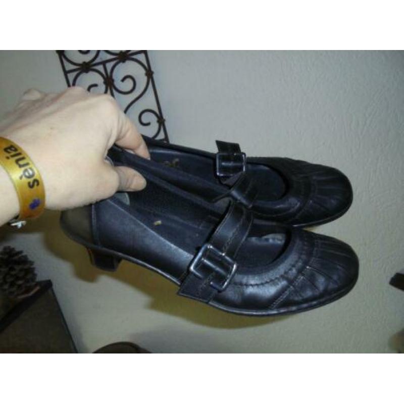 S6) zwart leren pumps rieker maat 40 als nieuw! Leer binnen