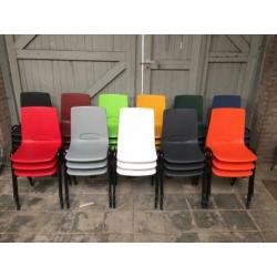 Nergens goedkoper: kuipstoelen stapelstoelen kantinestoelen